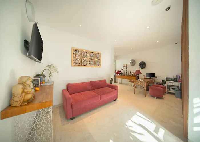 The By Ini Vie Hospitality Villa *