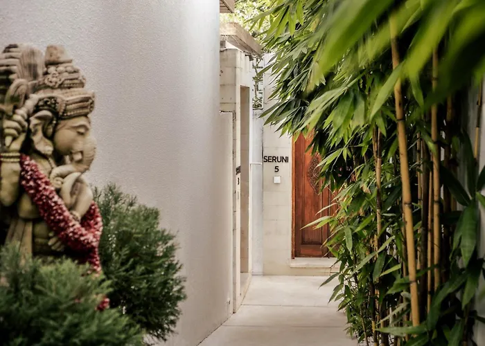 فيلة The By Ini Vie Hospitality جيمباران