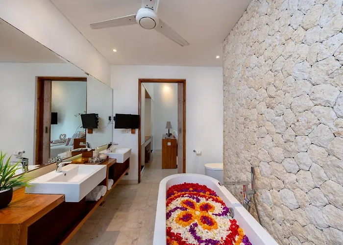 The By Ini Vie Hospitality Villa